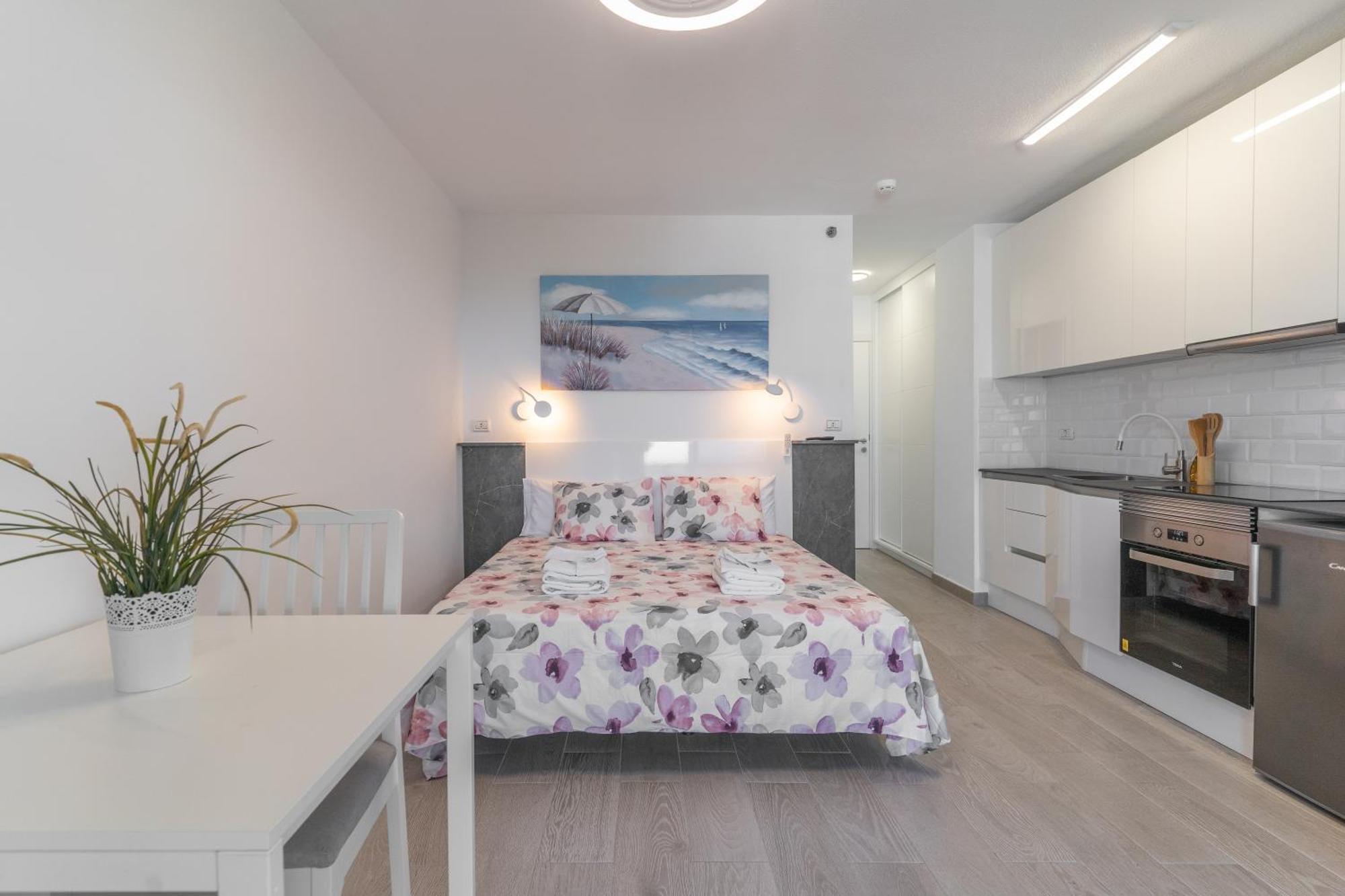 Go2Tenerife Apart'Dida Pool & First Line Of The Sea Los Cristianos  Exterior foto